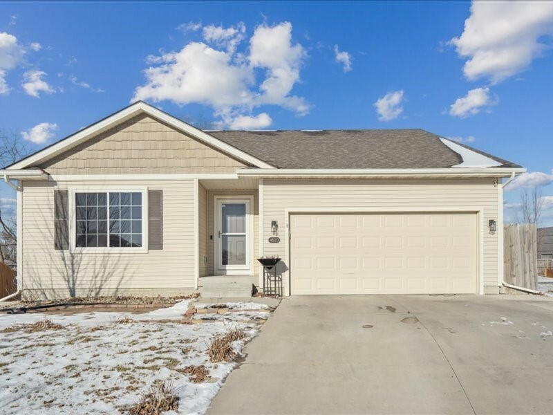 Property Photo:  4523 E 48th Street  IA 50317 