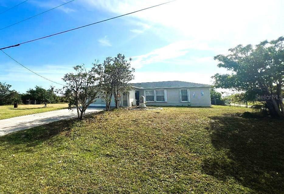 Property Photo: 12143 Du Barry Avenue FL 33981