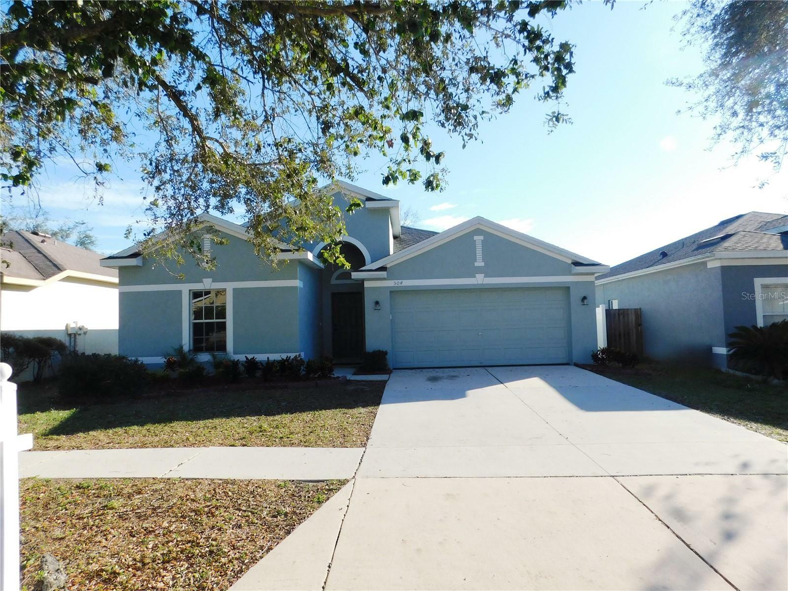 Property Photo: 504 Magnolia Pointe Court FL 33584