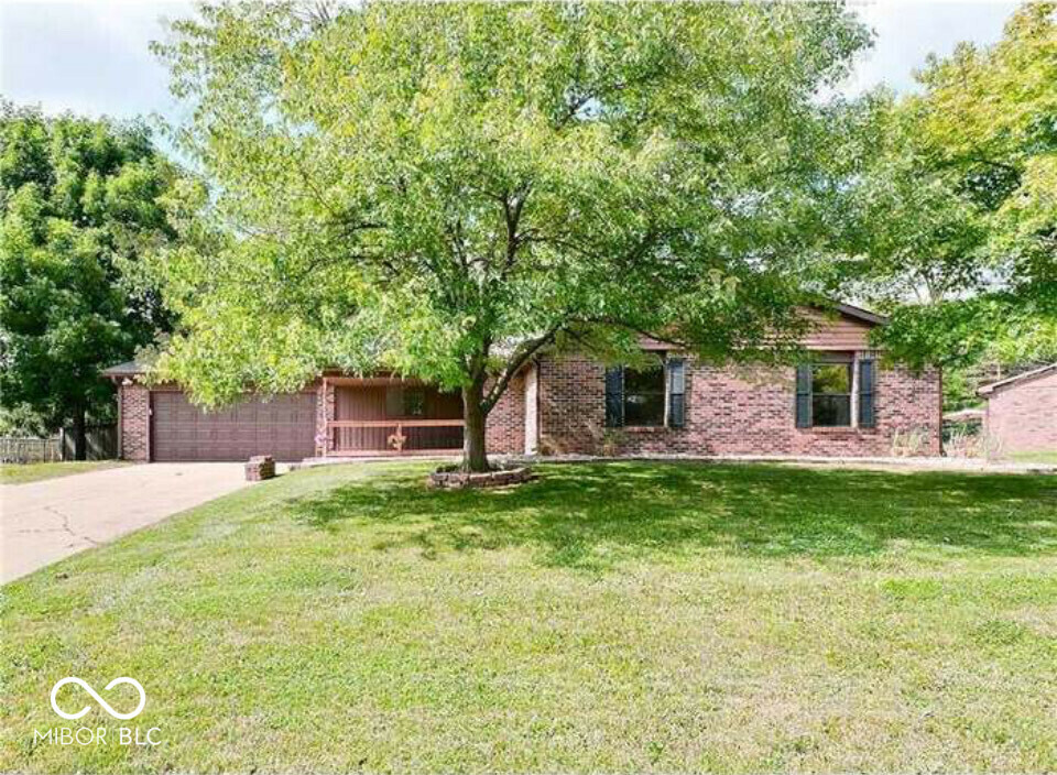 Property Photo:  3830 Pineview Lane  IN 46142 