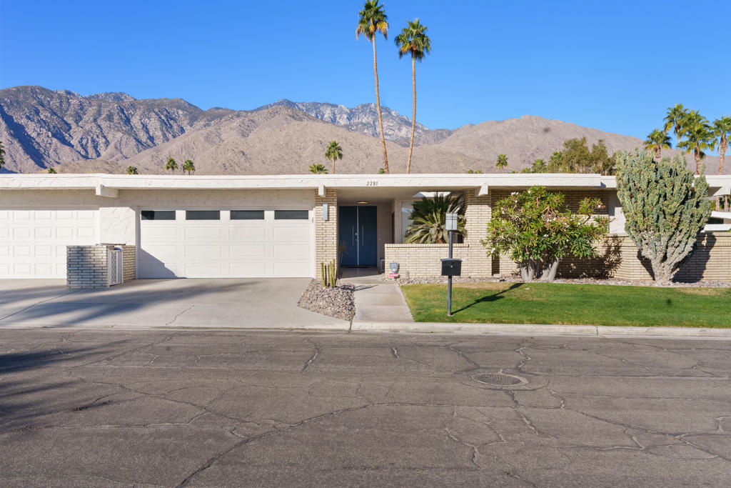 Property Photo:  2281 Paseo Del Rey  CA 92264 