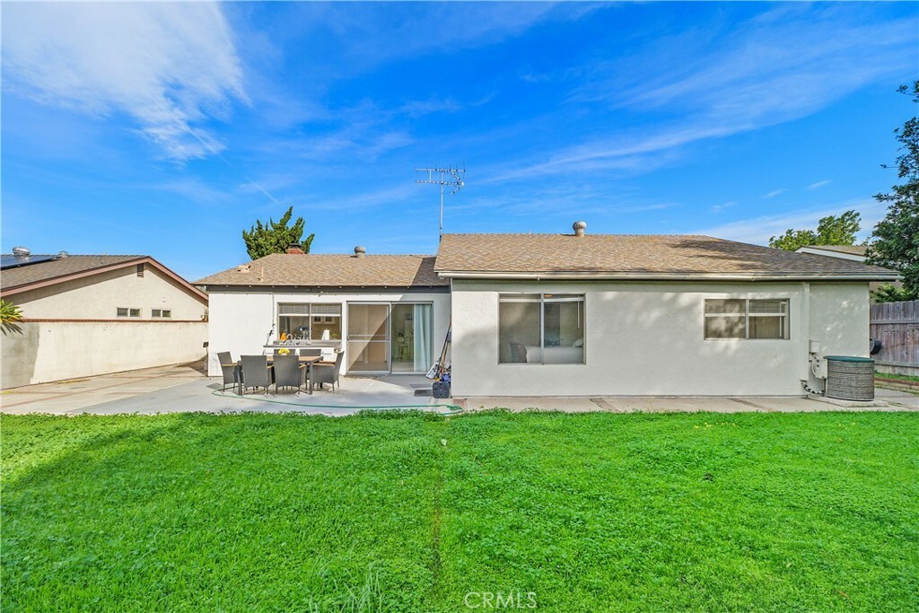 Property Photo:  1572 Evergreen Lane  CA 92879 