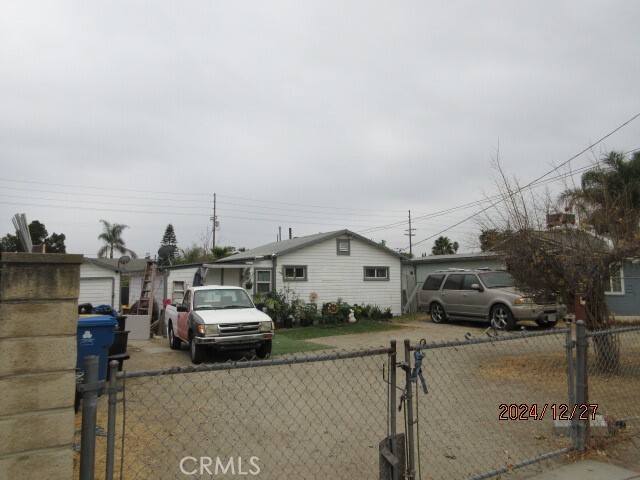Property Photo: 11100 Lull Street CA 91352