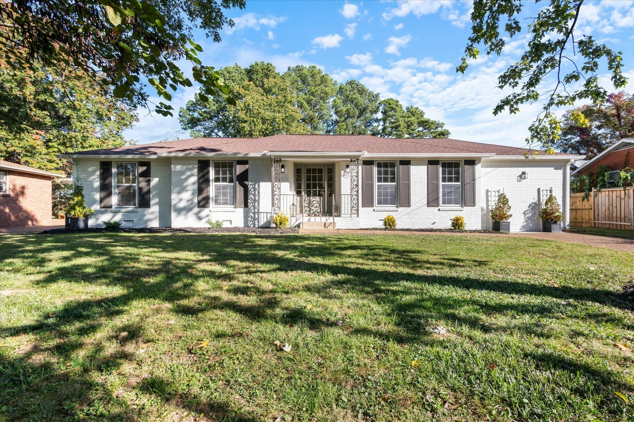 Property Photo:  325 Glenpark Dr  TN 37217 