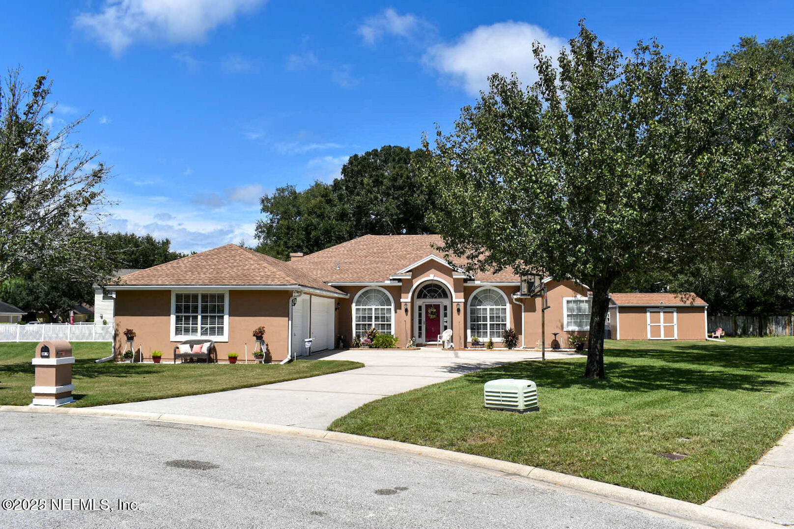 Property Photo:  1409 Starlight Court  FL 32259 