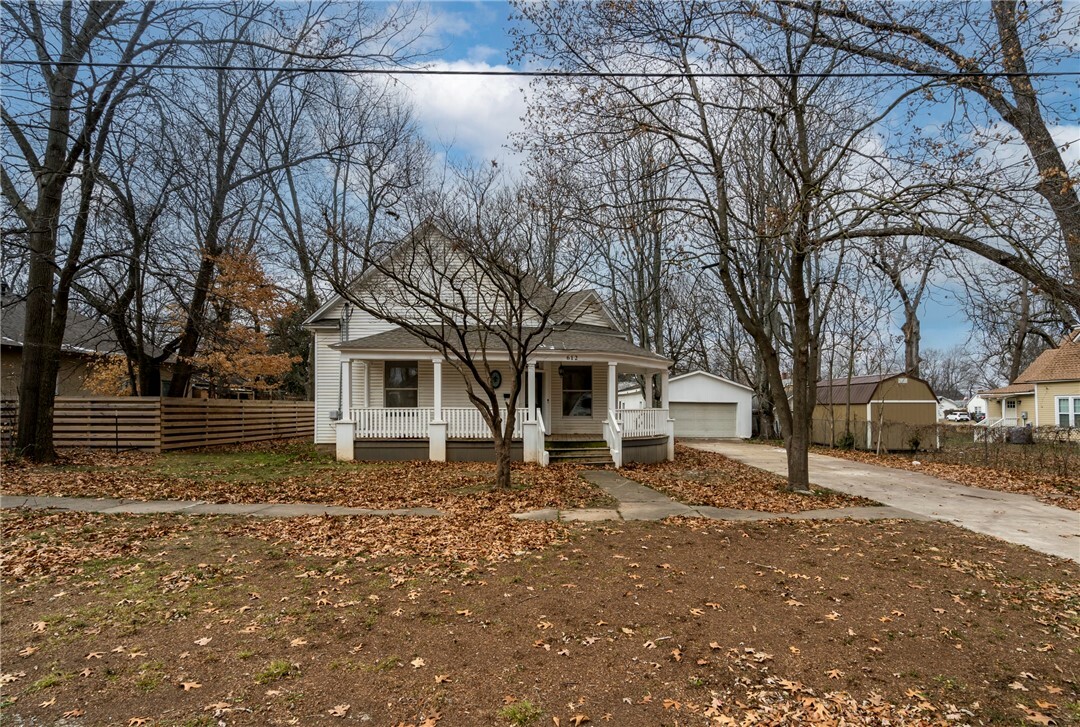 Property Photo:  612 N Madison Street  AR 72761 