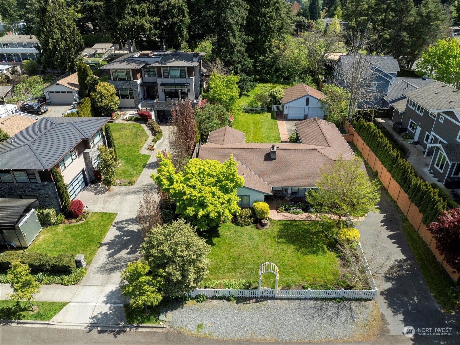 Property Photo:  1520  2nd Street  WA 98033 