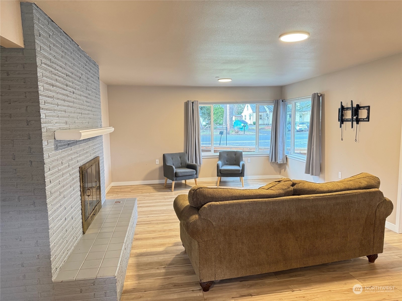 Property Photo: 1402 W Reynolds Avenue WA 98531