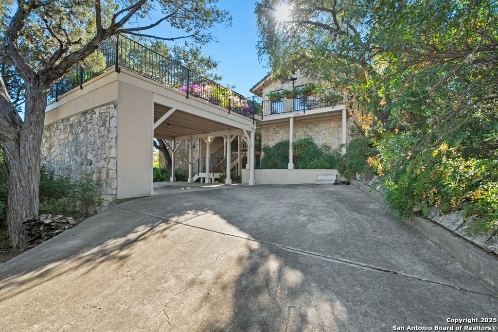 Property Photo: 739 Timber Dr TX 78130