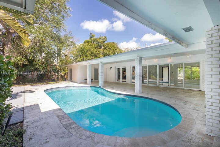 7620 SW 136th St  Palmetto Bay FL 33156 photo
