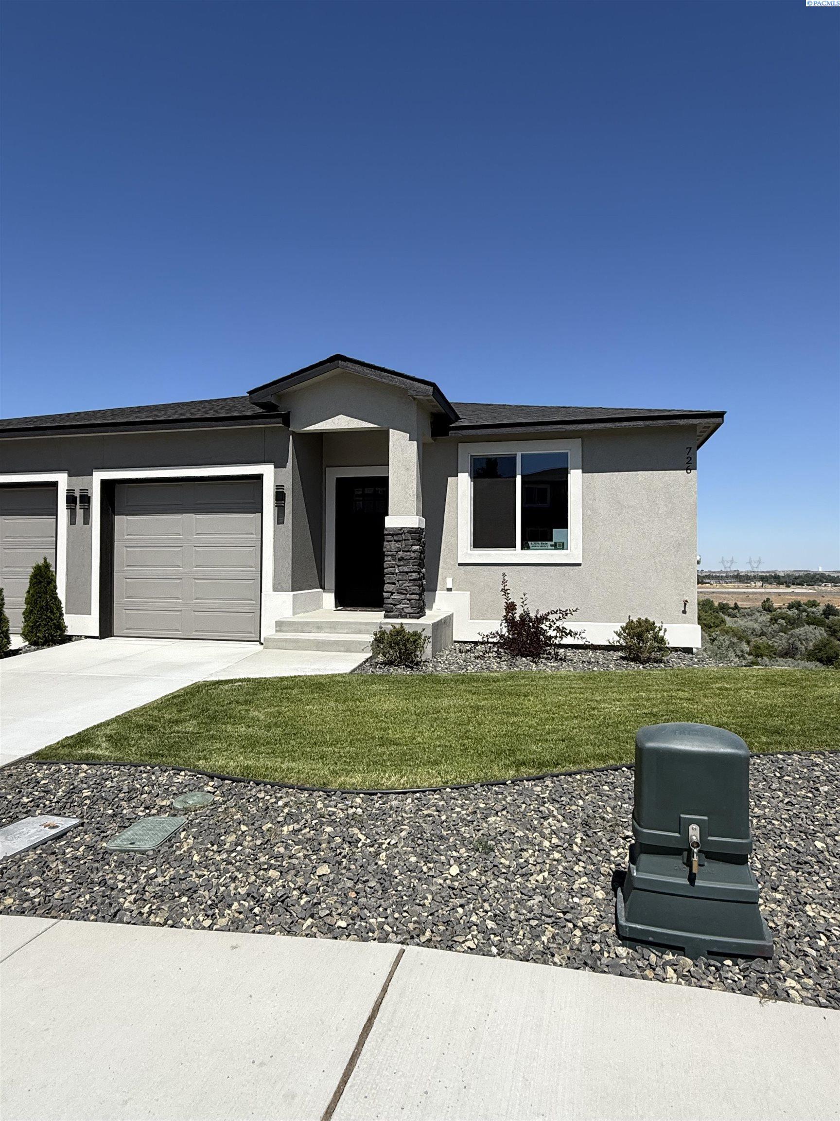 Property Photo:  726 Rio Vista Loop Lot52  WA 99352 
