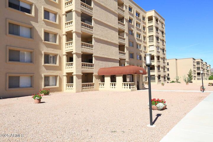 Property Photo: 7950 E Camelback Road 512 AZ 85251