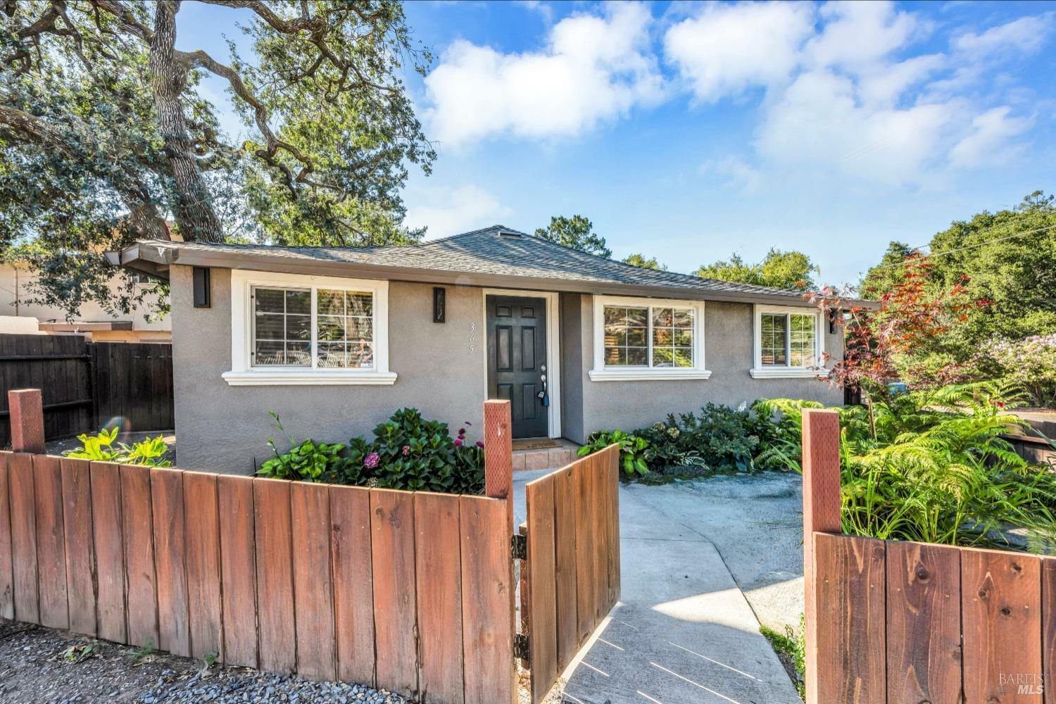 Property Photo:  365 Calle Del Monte Street  CA 95476 