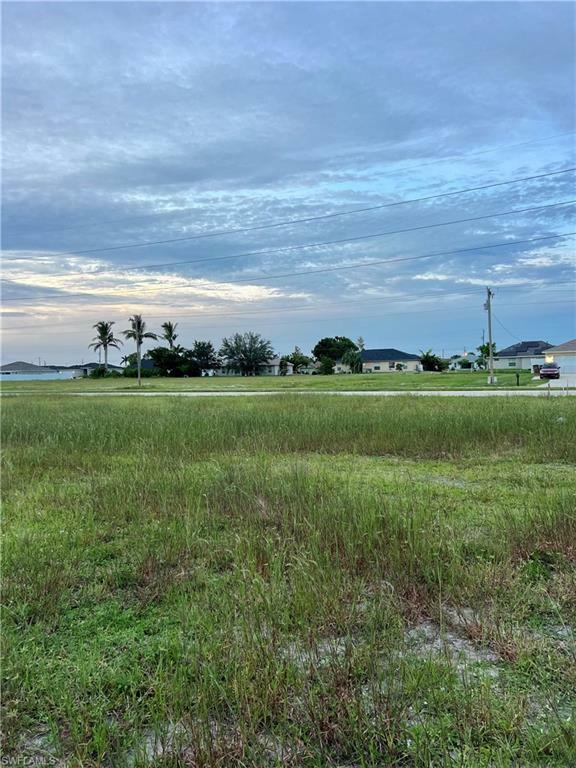 Property Photo: 128 Kismet Pkwy W FL 33993
