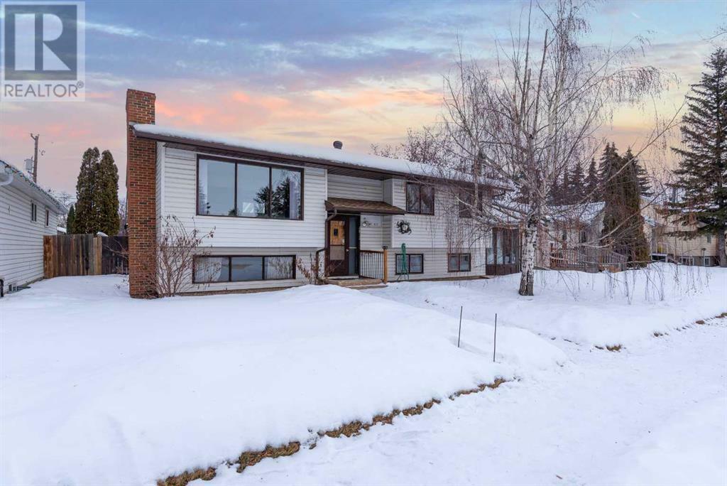 Property Photo:  4812 40 Street  SK S9V 0C4 