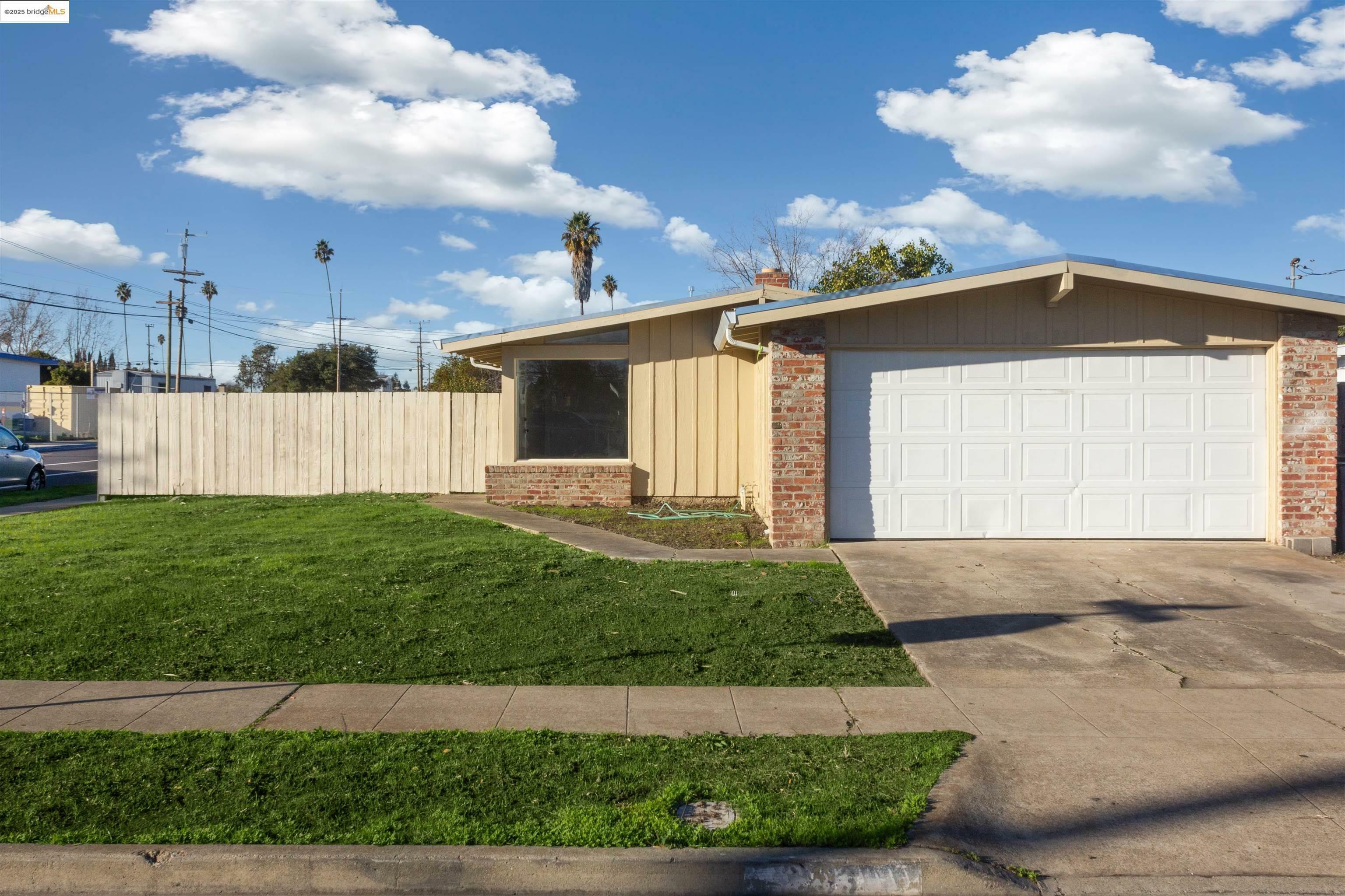 Property Photo:  2193 Florida St  CA 94545 