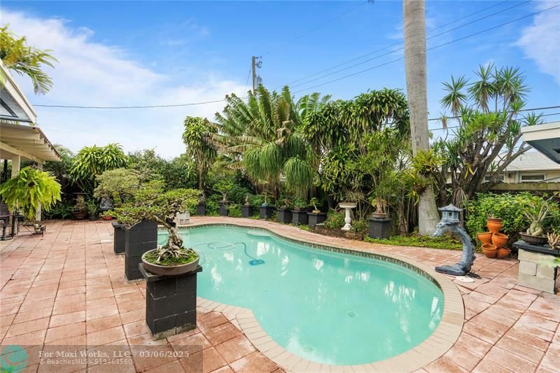 Property Photo:  3481 SW 18th St  FL 33312 