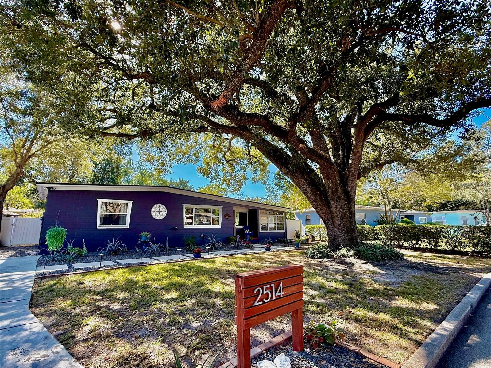 Property Photo:  2514 E Marks Street  FL 32803 