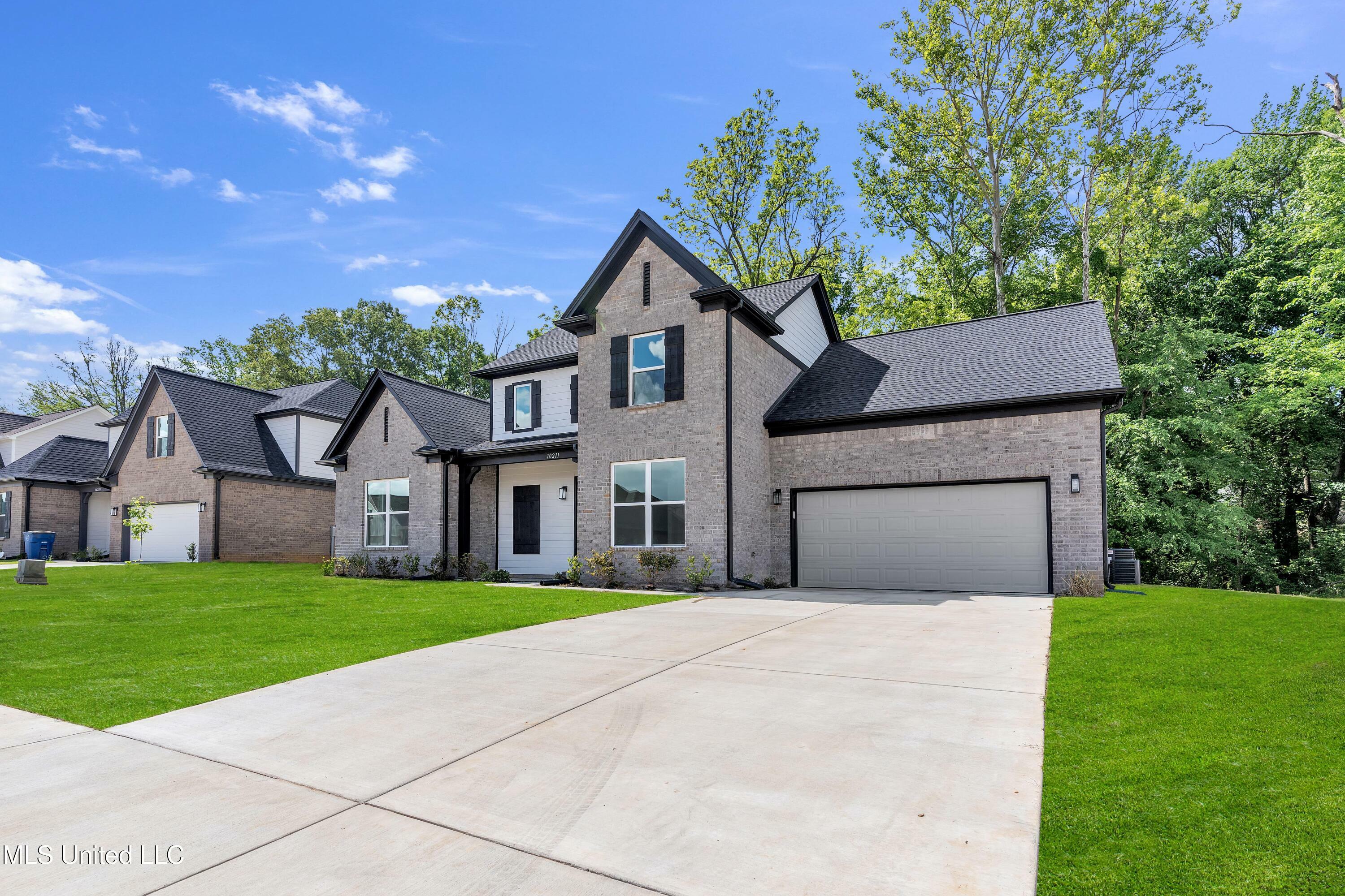 Property Photo: 10211 March Mdws Way MS 38654
