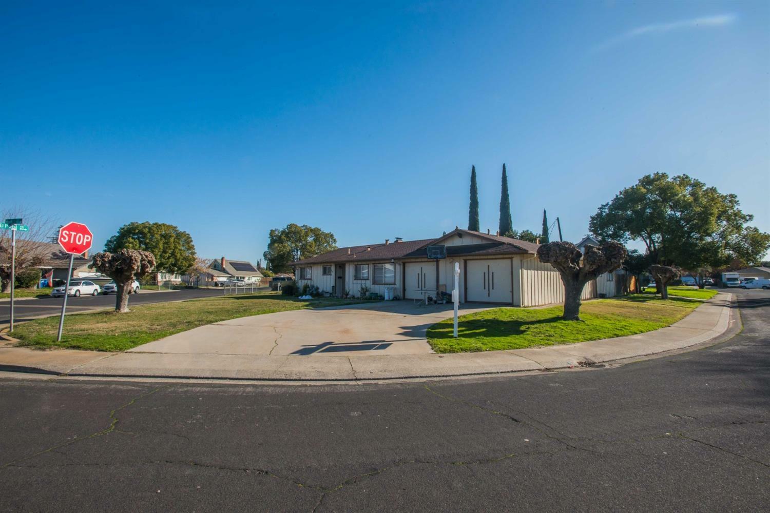 Property Photo:  1112 Muir Court  CA 95337 