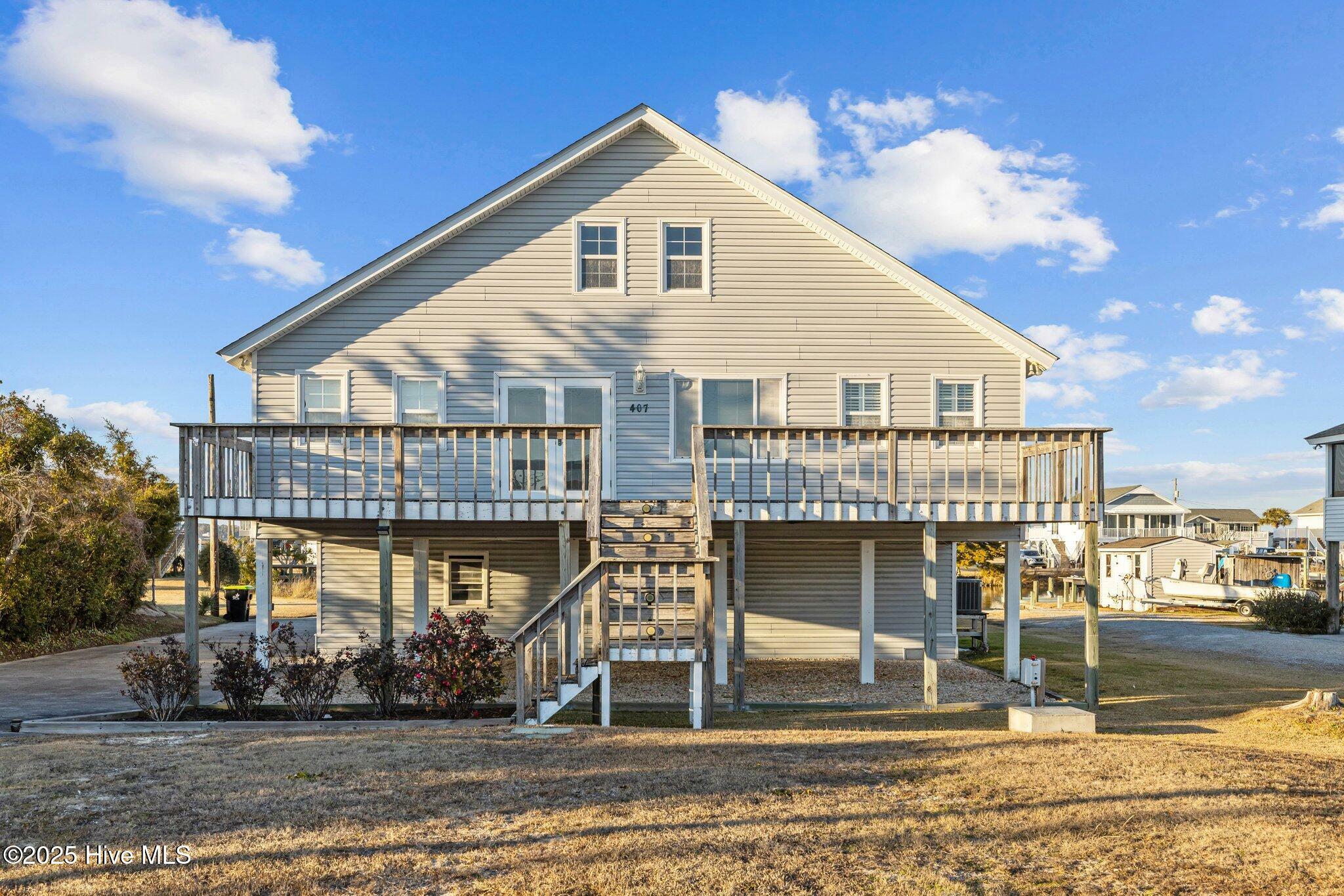 Property Photo: 407 Cedar Point Boulevard NC 28584