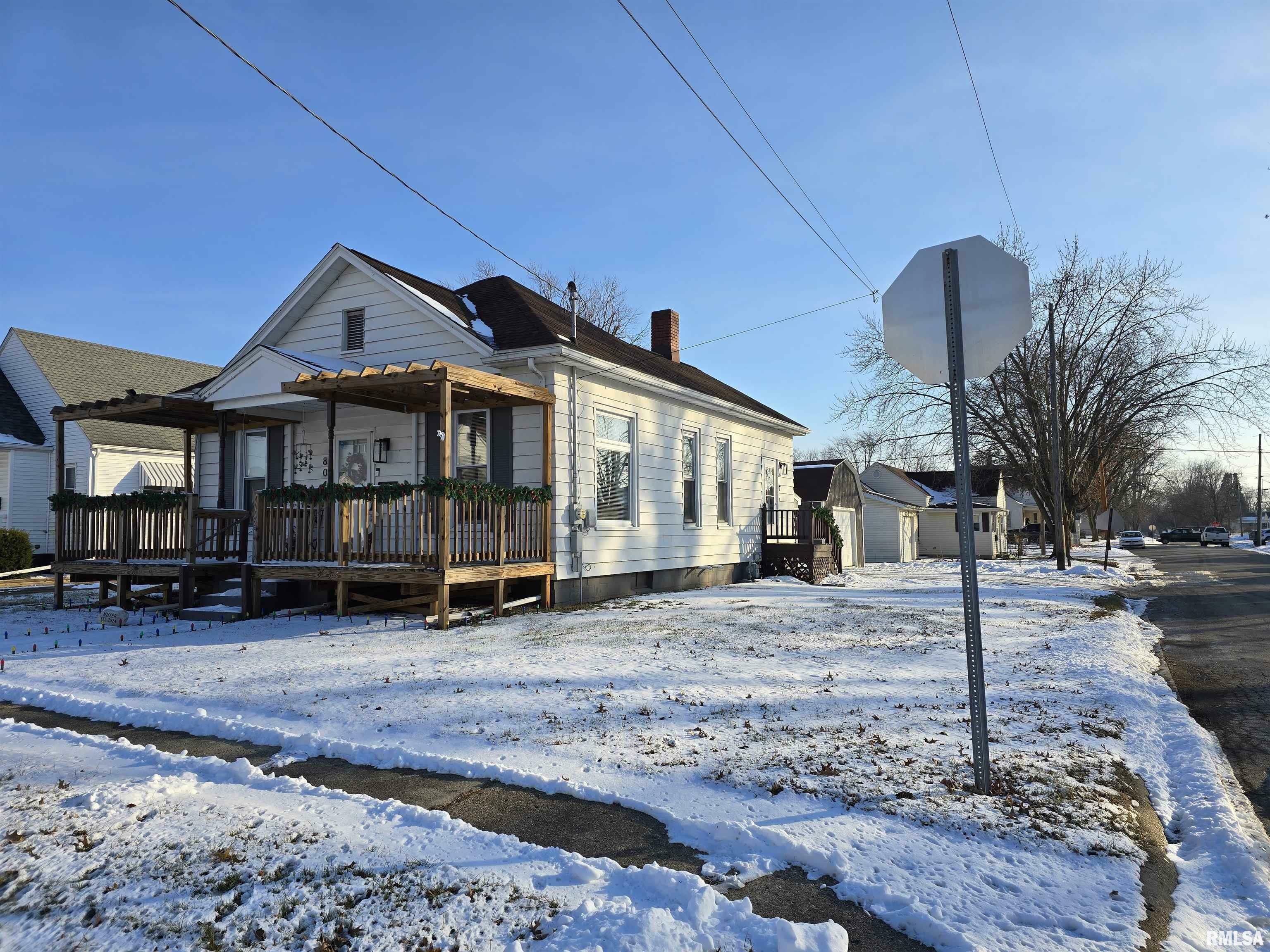 Property Photo:  804 Locust Street  IL 61520 