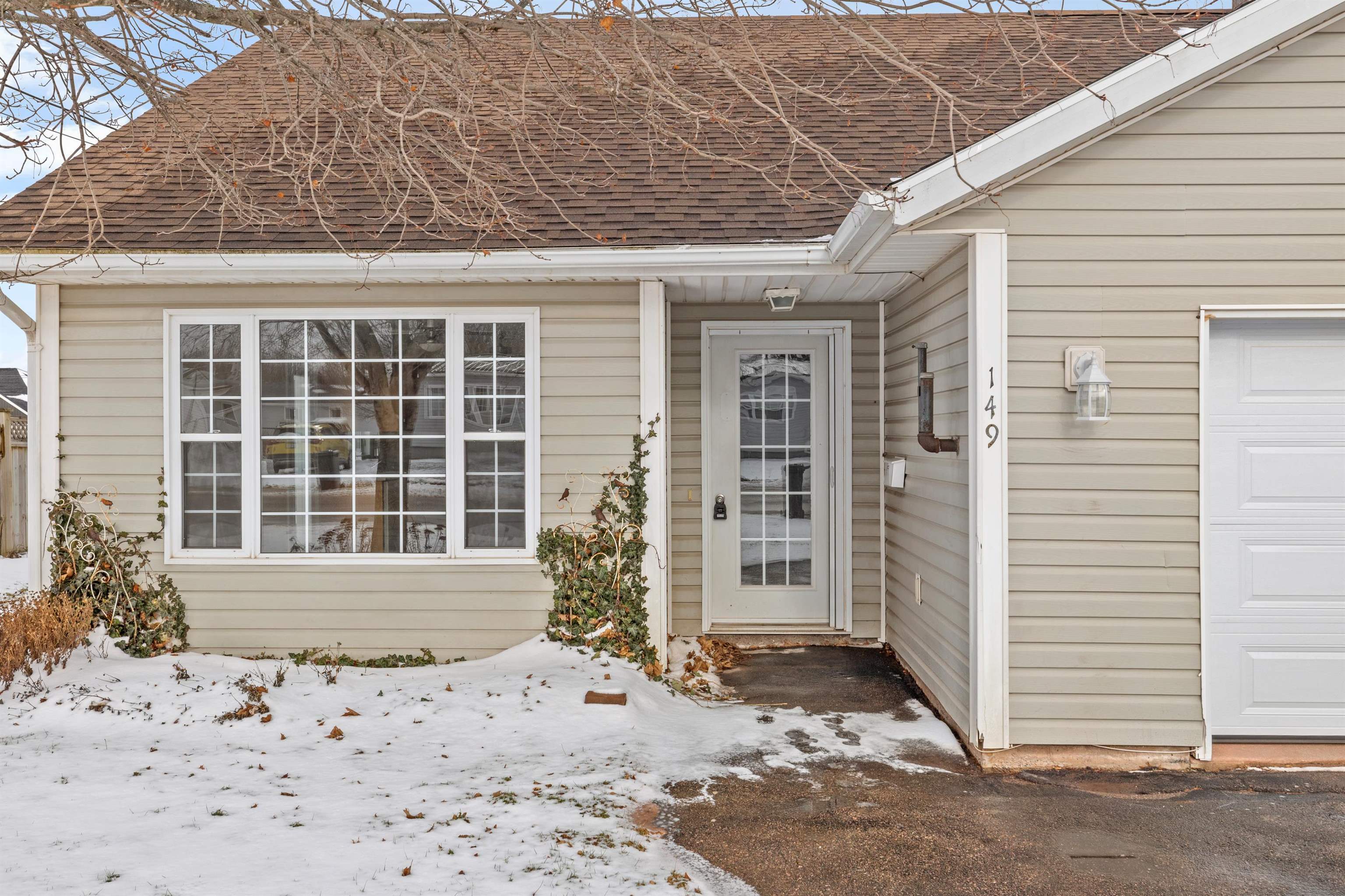 Property Photo:  149 Walker Avenue  PE C1N 6G3 