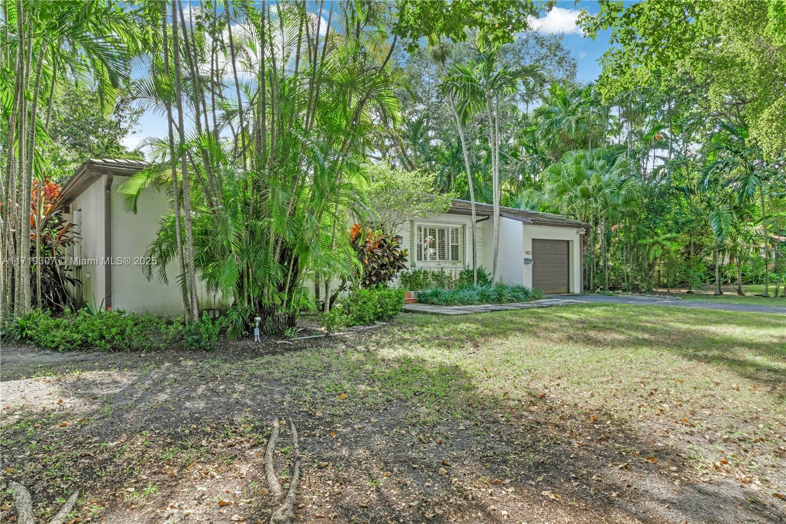 Property Photo:  1422 Mendavia Ave  FL 33146 