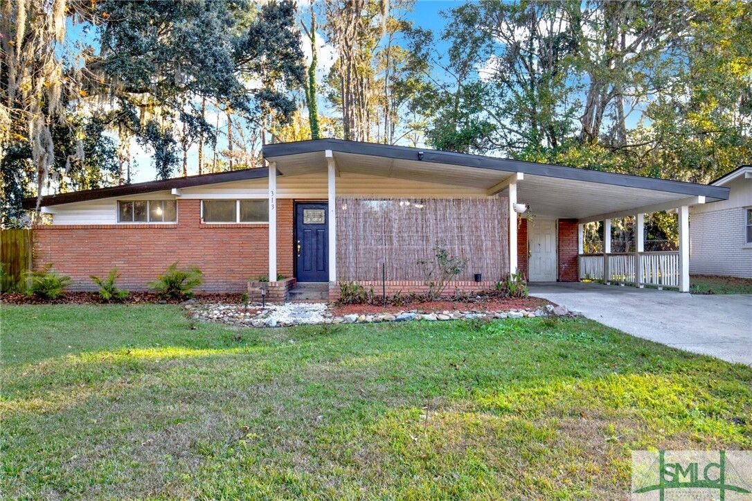 Property Photo:  313 Willow Road  GA 31419 