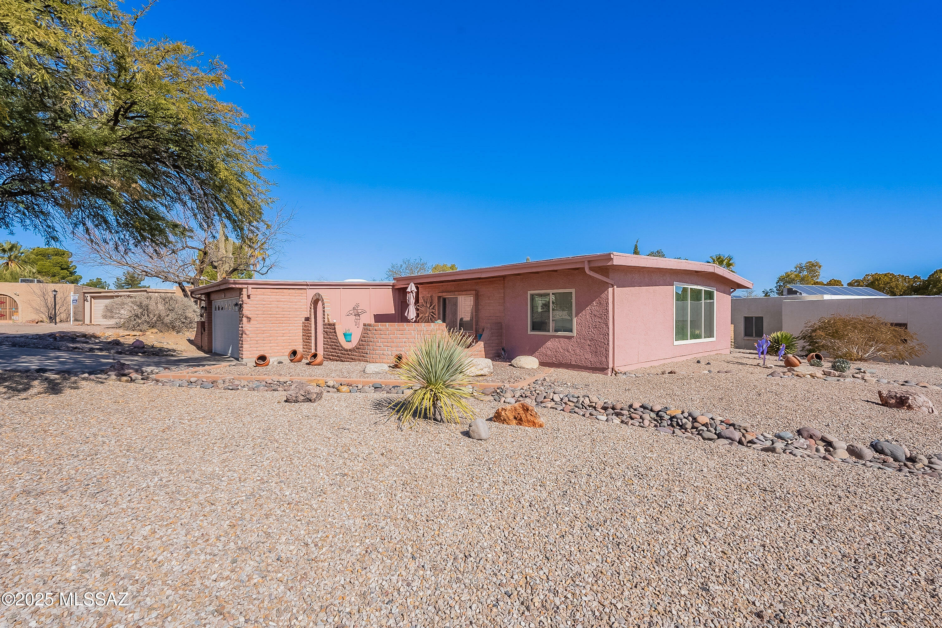 Property Photo:  380 W Rio Santa Cruz  AZ 85614 