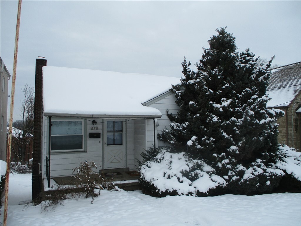 Property Photo: 879 N Main St PA 15301
