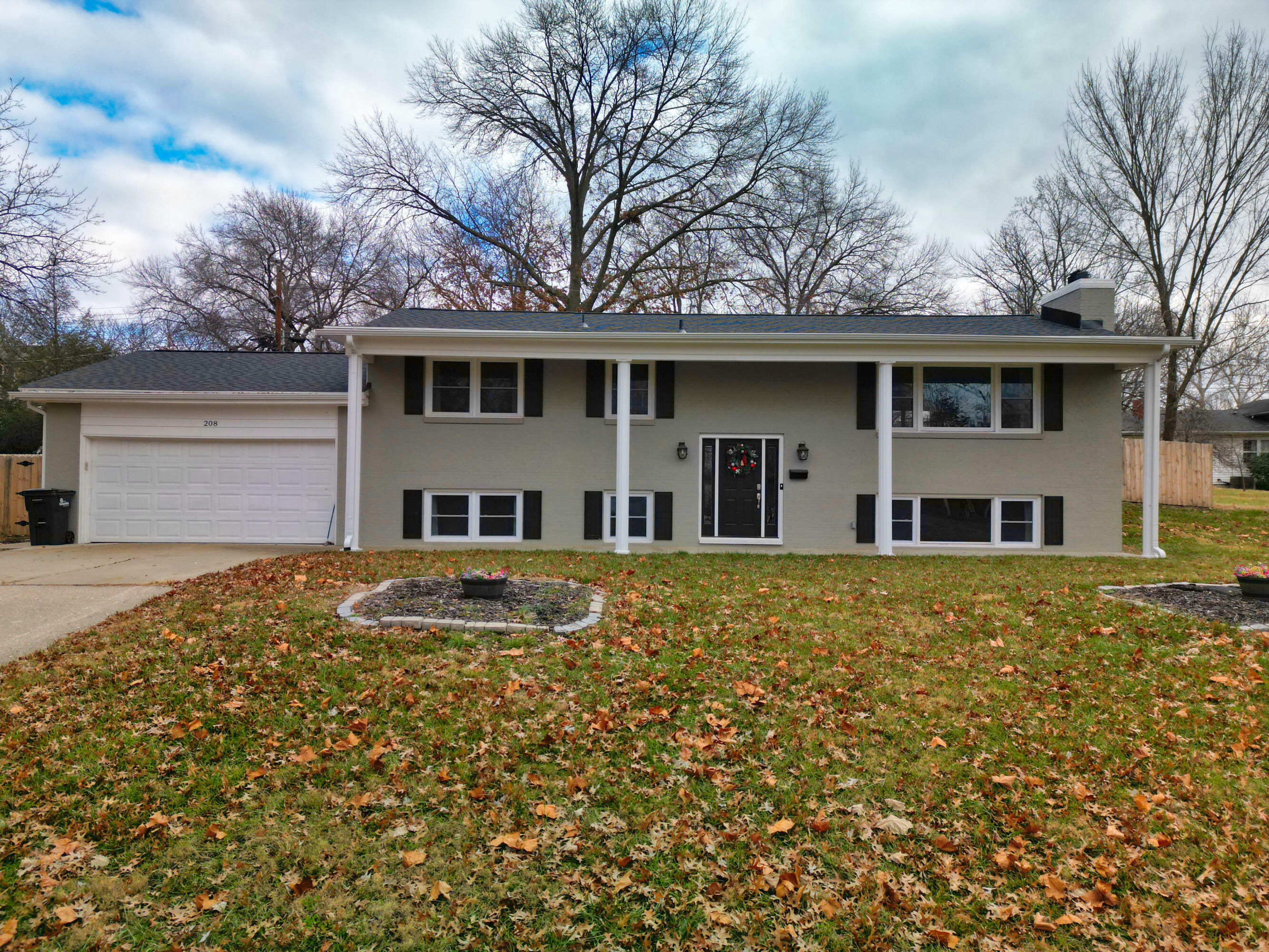 Property Photo:  208 Rockingham Dr  MO 65203 