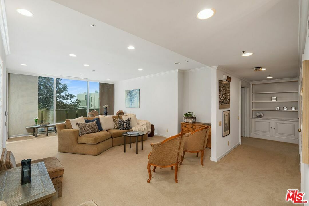 Property Photo:  10375 Wilshire Blvd 2B  CA 90024 