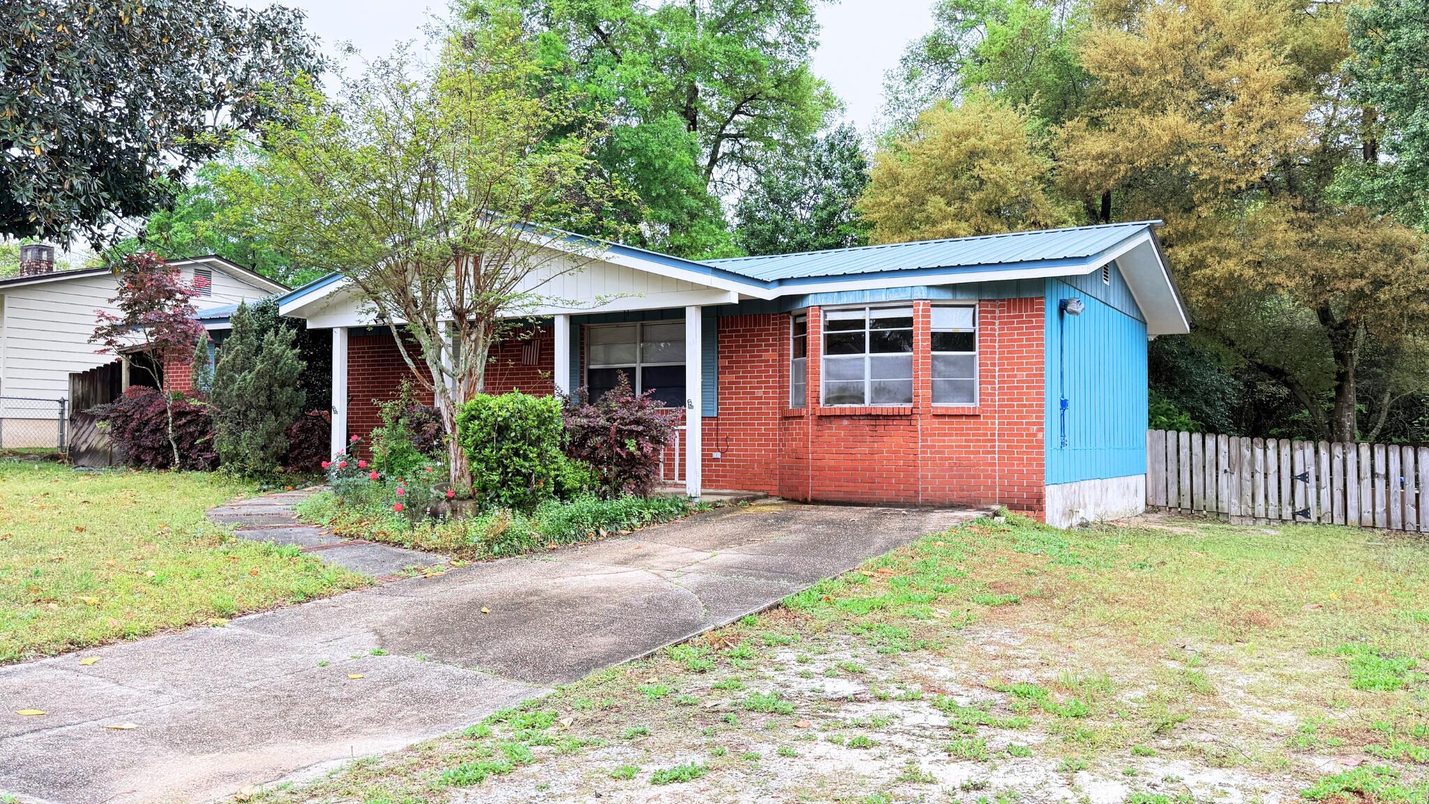 Property Photo:  418 Bullock Boulevard  FL 32578 