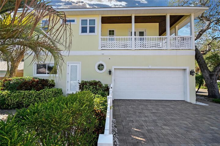 Property Photo:  221 Columbus Avenue  FL 32169 