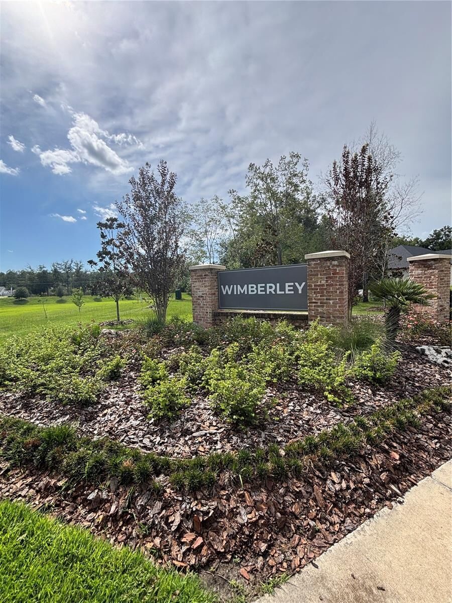 Property Photo:  608 SW 139th Court  FL 32669 