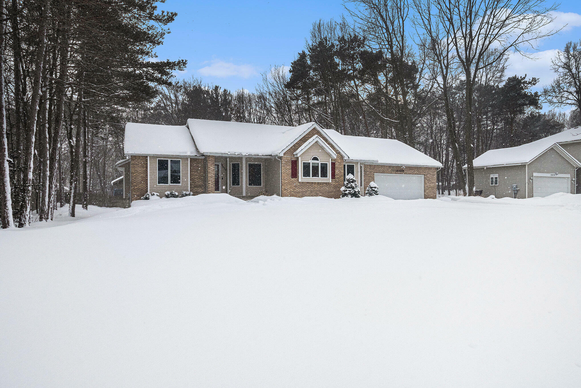 Property Photo:  14438 Woodpine Drive  MI 49424 