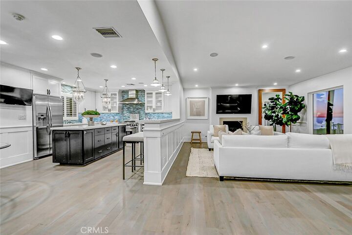 Property Photo:  405 Via La Selva  CA 90277 