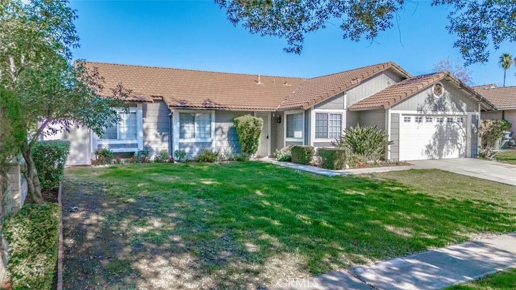 Property Photo:  923 Gail Avenue  CA 92374 