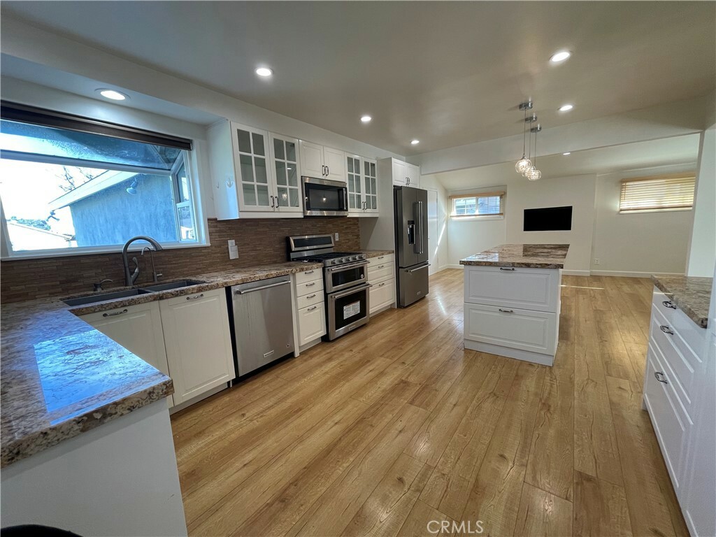 Property Photo:  6617 Royer Avenue  CA 91307 