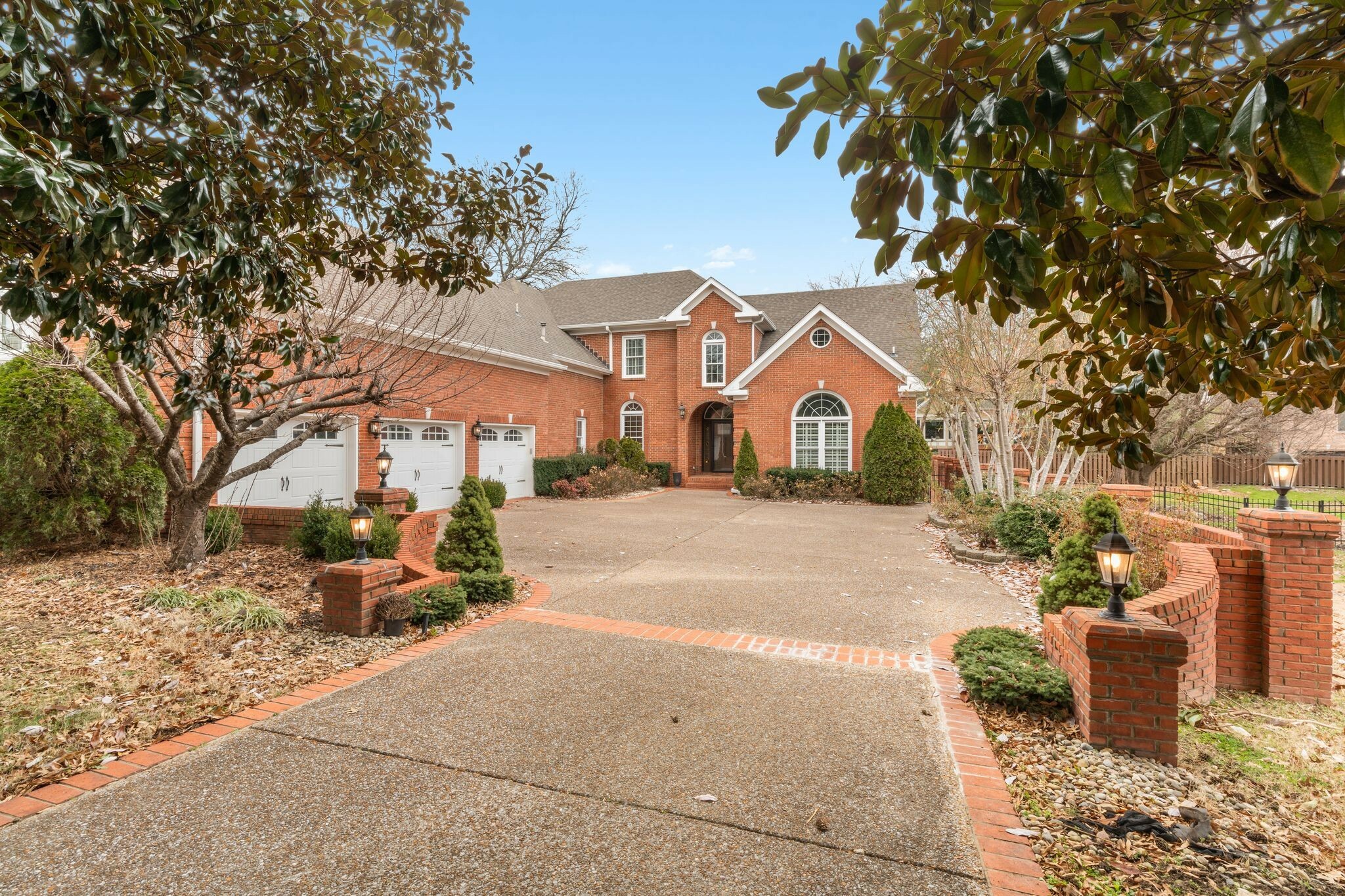 Property Photo:  126 N Country Club Dr  TN 37075 