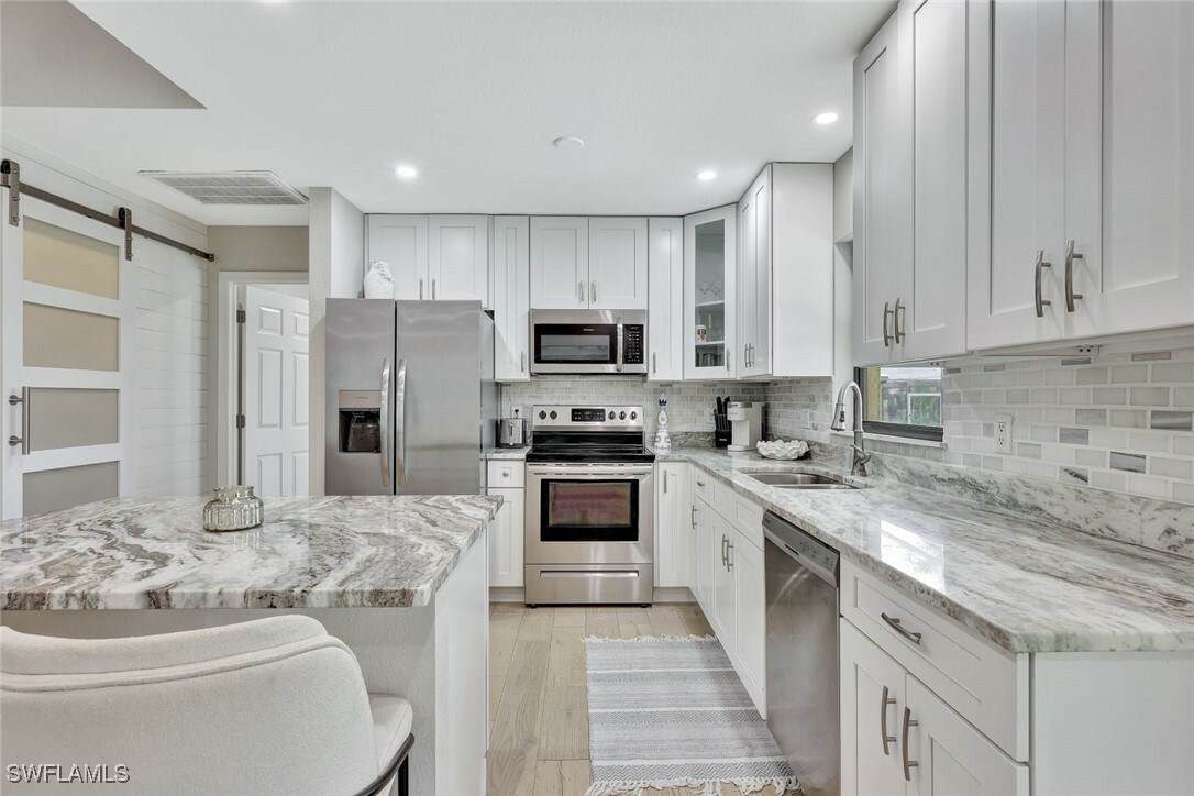 Property Photo: 131 SE 7th Place FL 33990
