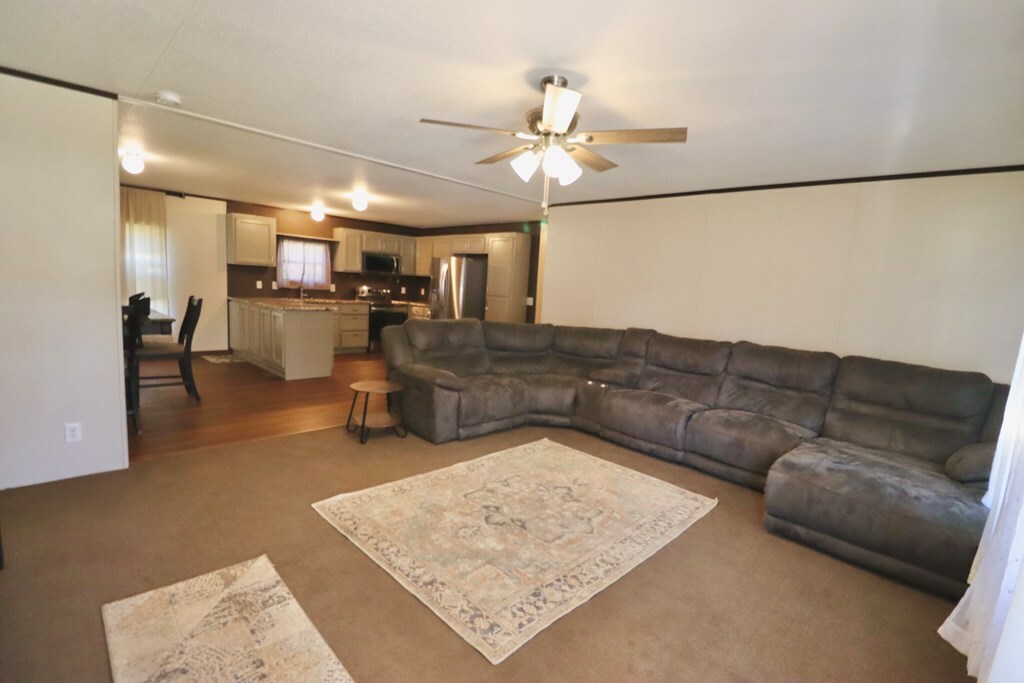 Property Photo:  236 County Road 6108  TX 75964 