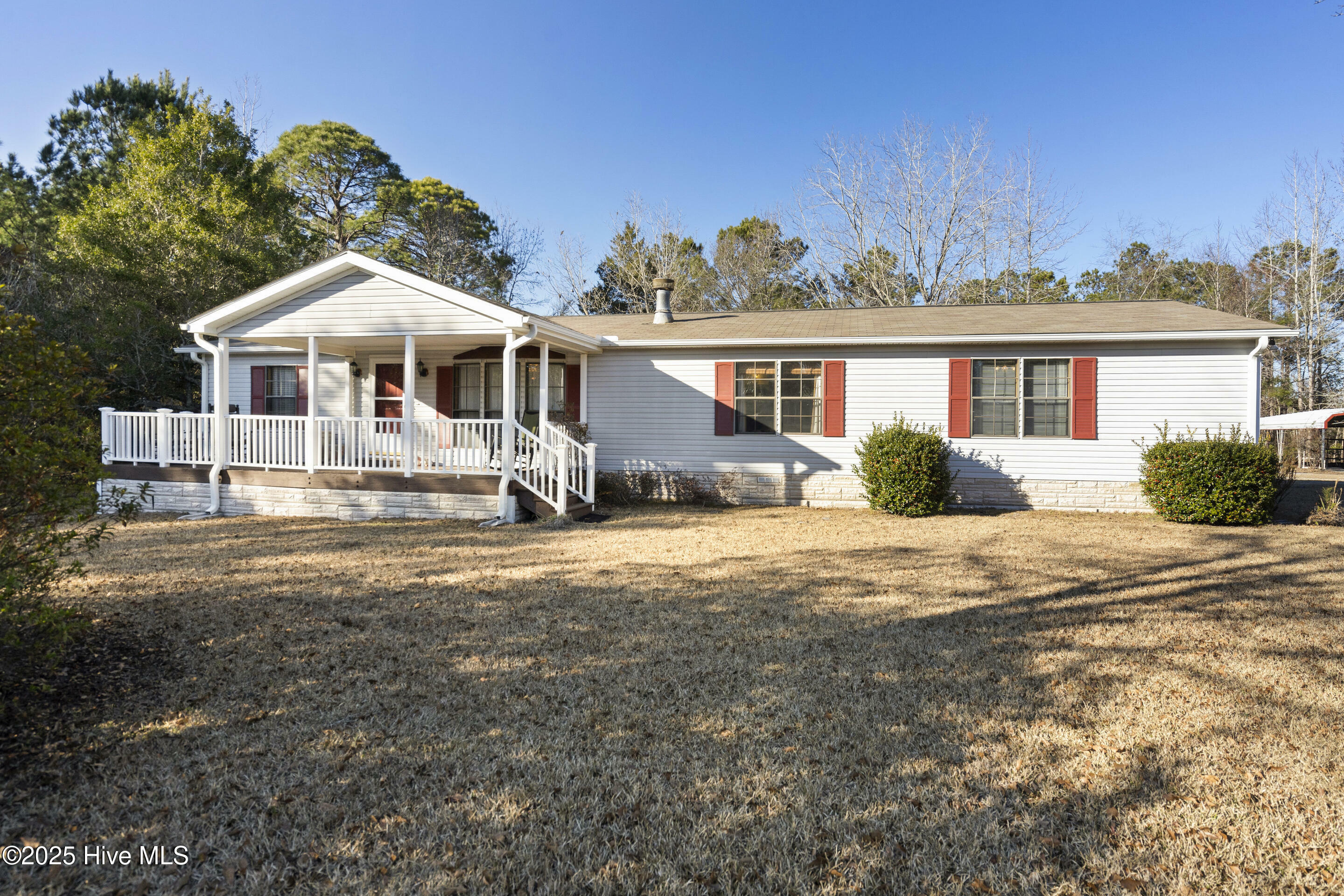 Property Photo:  814 Peanut Road  NC 28443 