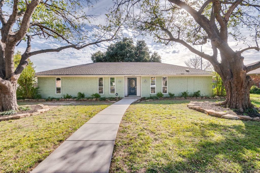 Property Photo: 2118 Wellington Drive TX 75051