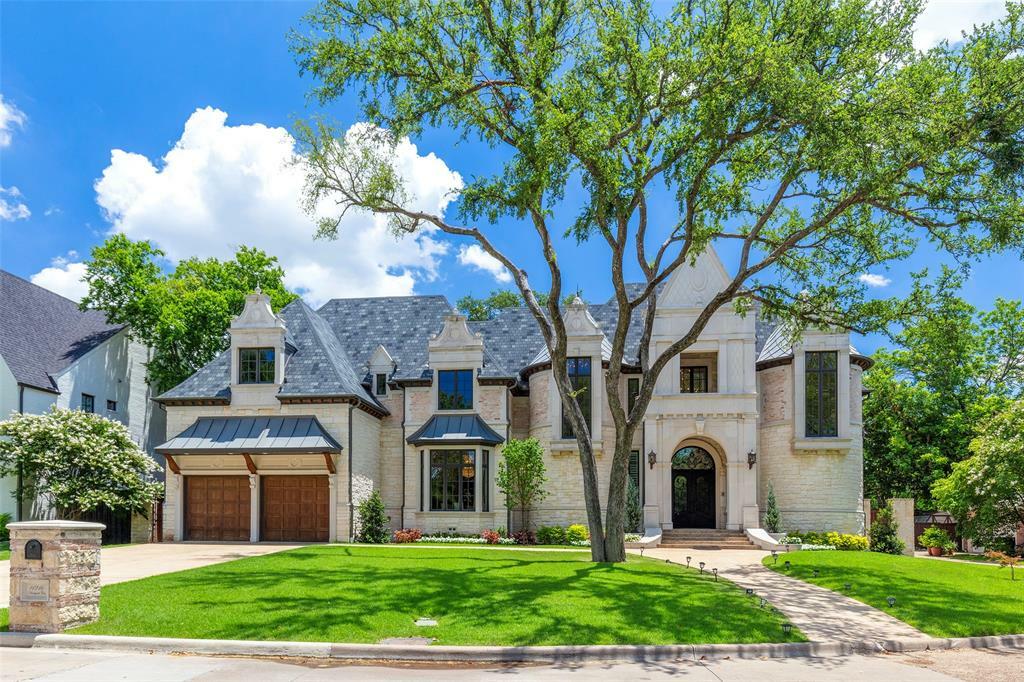 Property Photo: 11216 Northgate Circle TX 75230