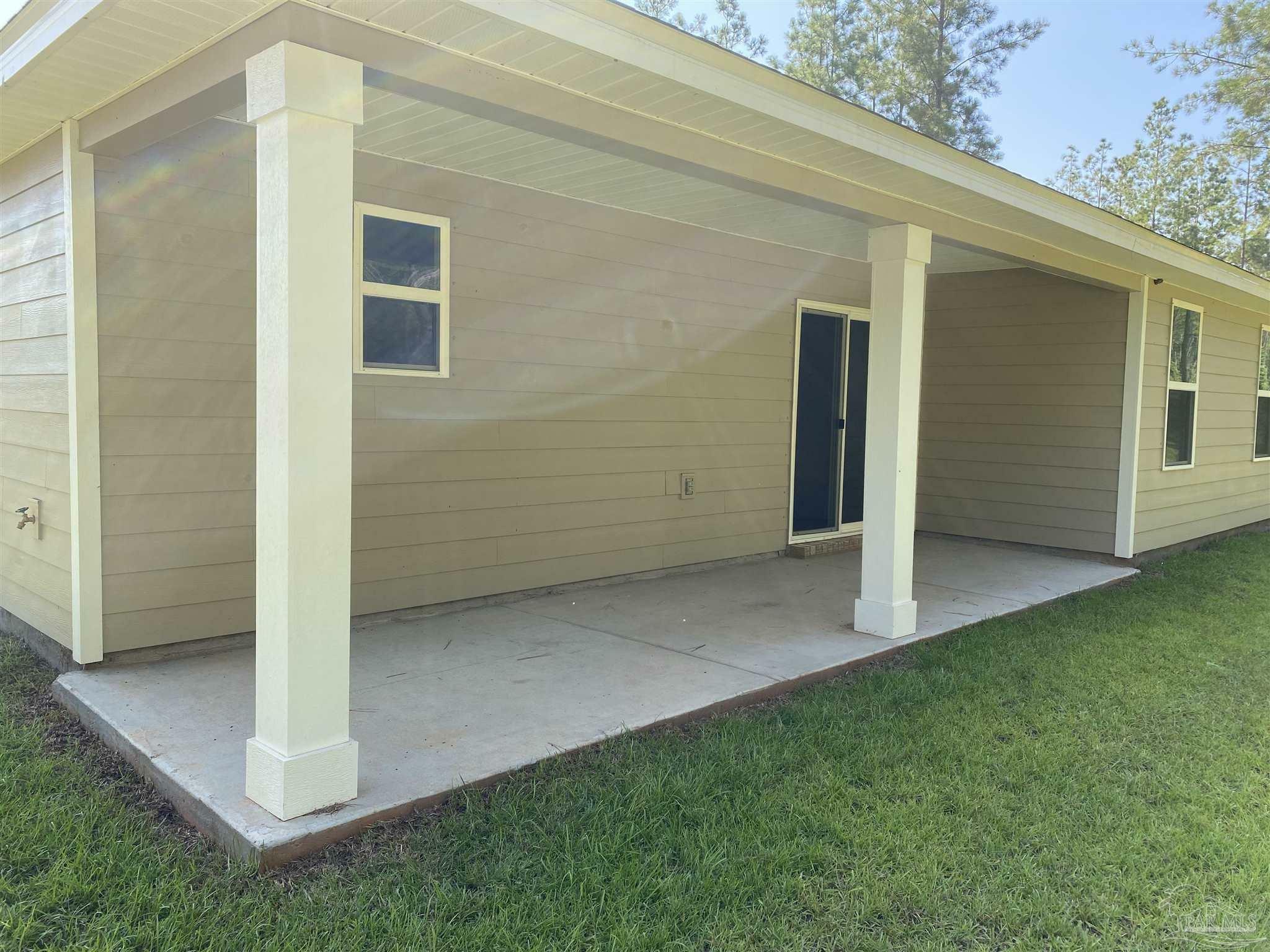 Property Photo:  9319 Three Hollow Rd  FL 32565 