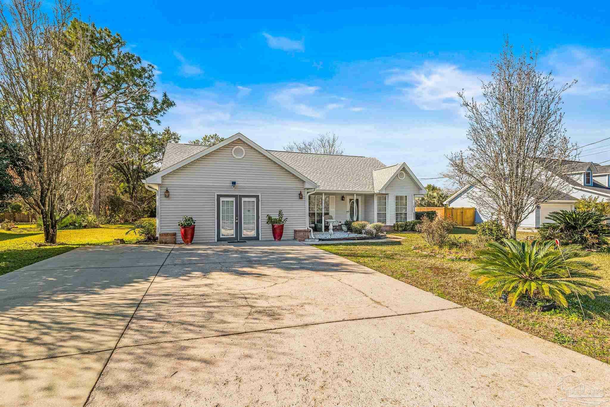 Property Photo:  2165 Rosewood Dr  FL 32566 