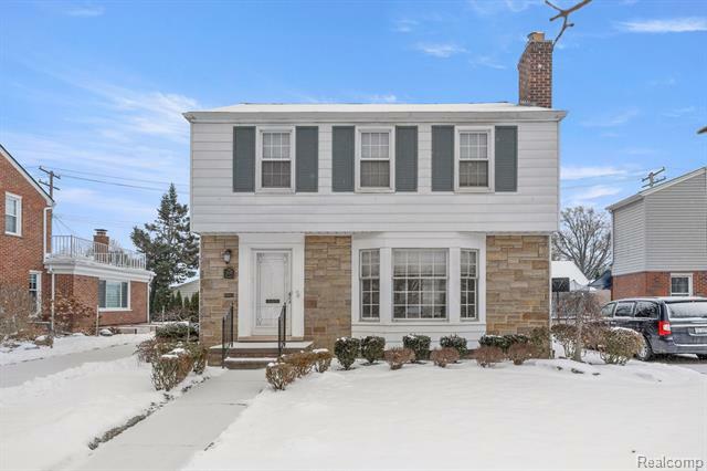 Property Photo:  209 Claremont Street  MI 48124 