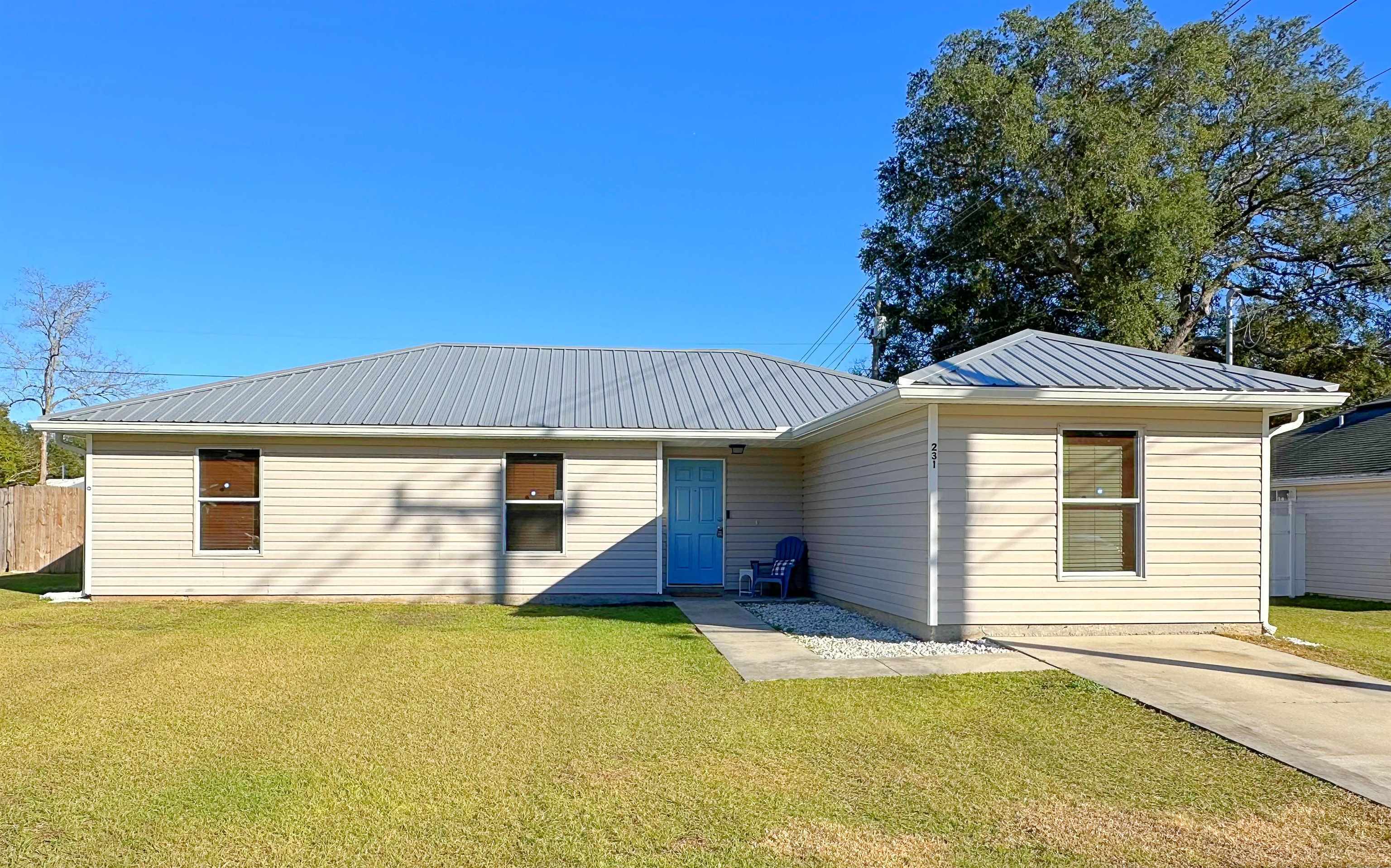 Property Photo:  231 Mango Dr  FL 32177 